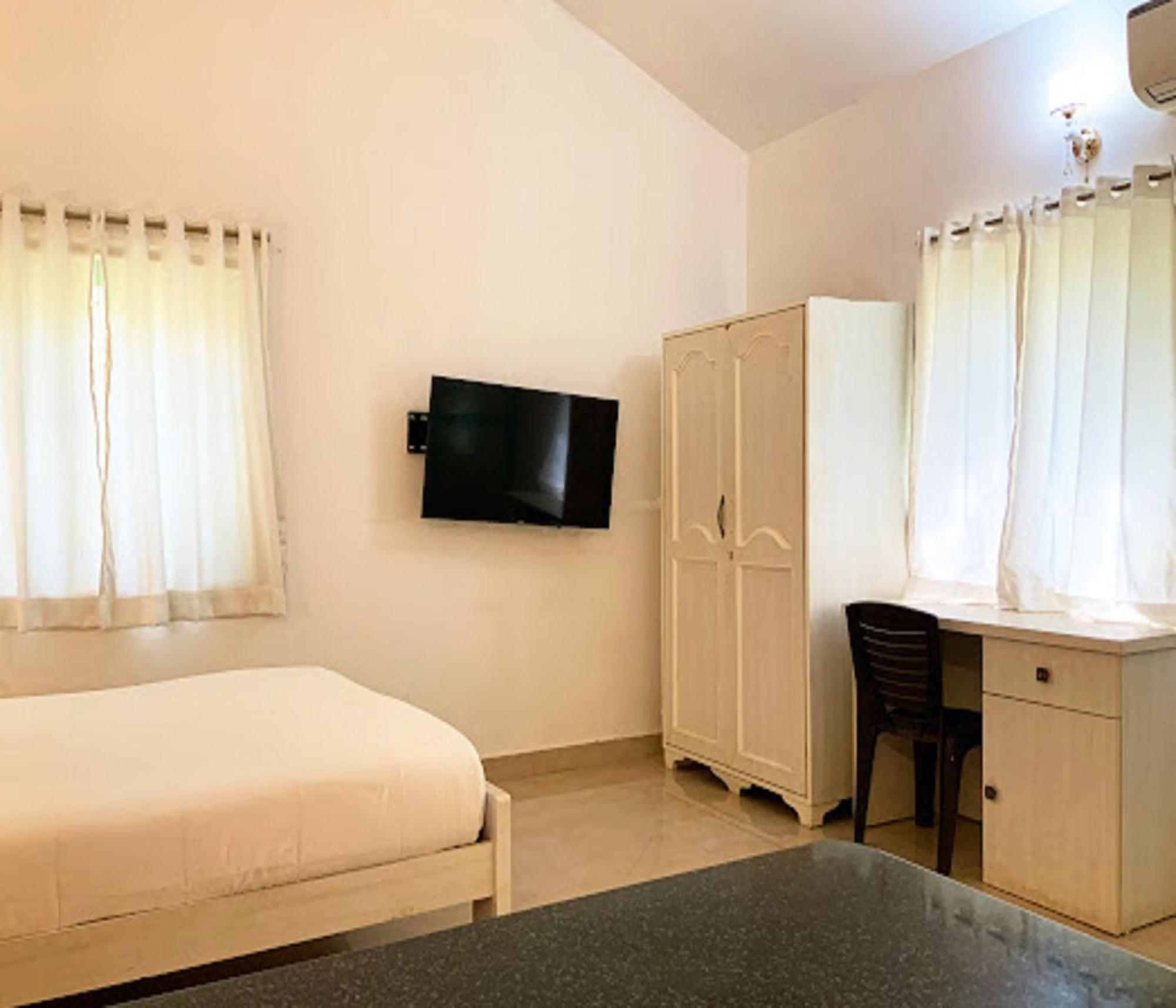 Lar Amorosa Boutique Hotel - Goa Калангут Экстерьер фото