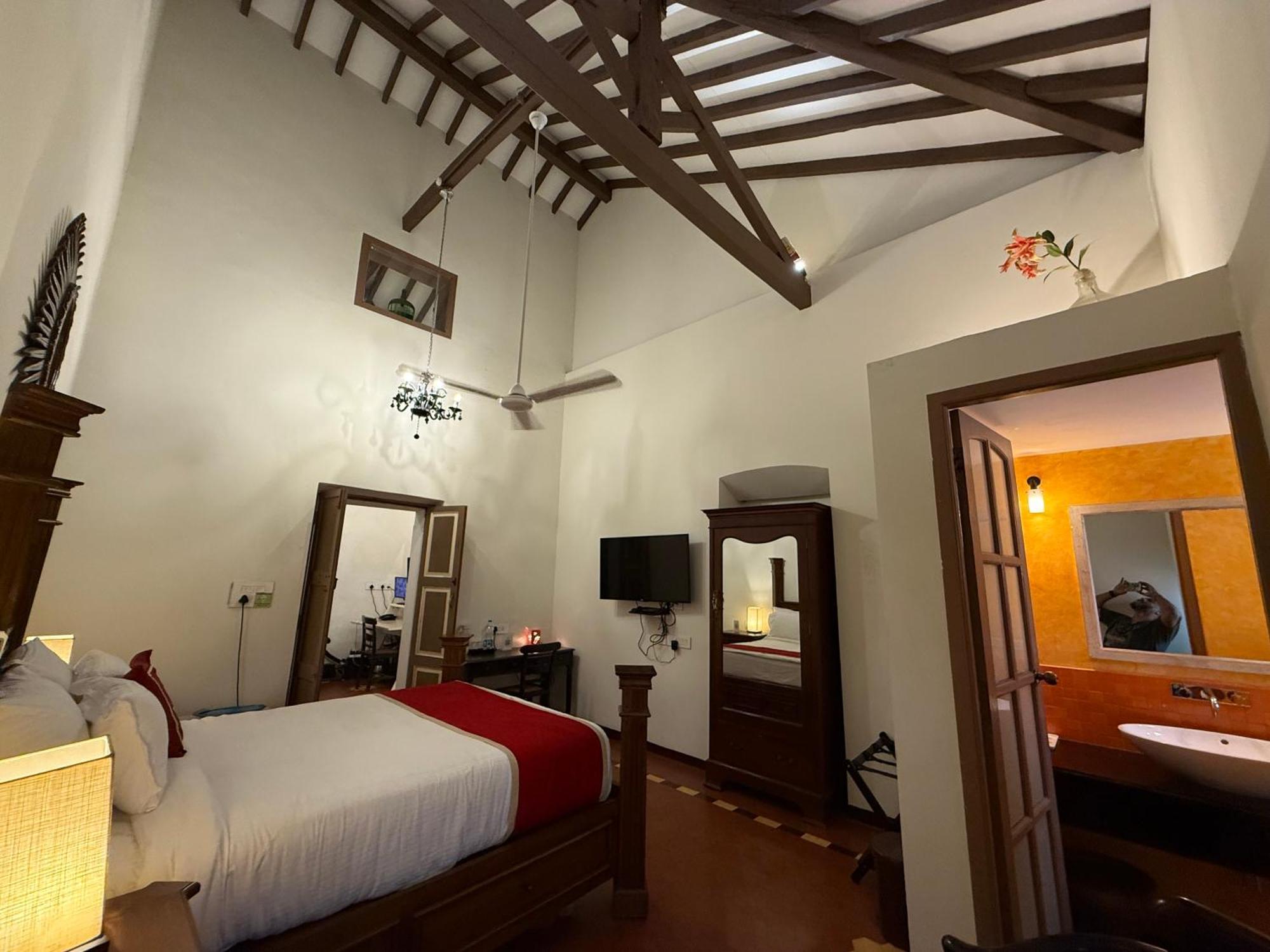Lar Amorosa Boutique Hotel - Goa Калангут Экстерьер фото