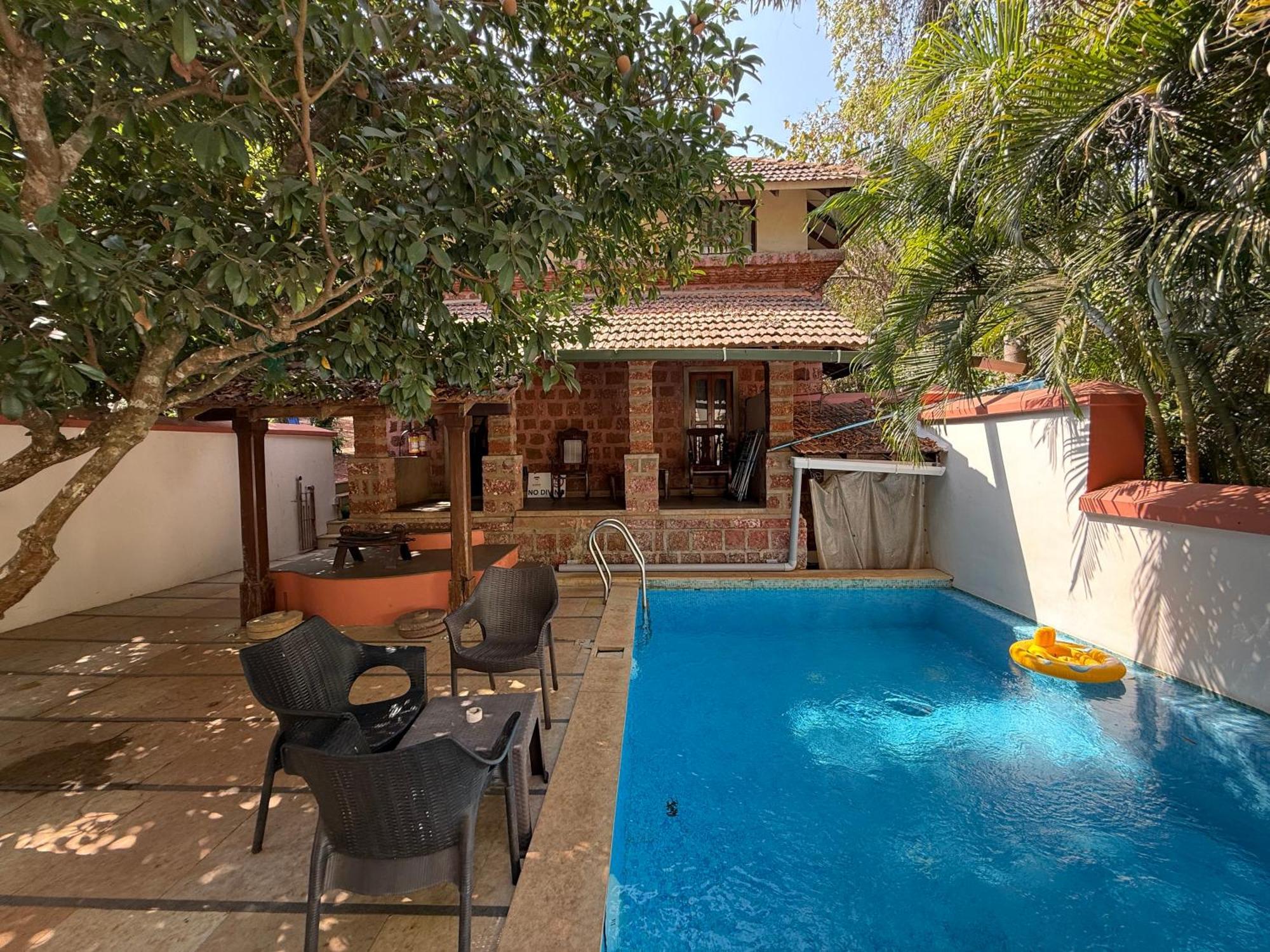 Lar Amorosa Boutique Hotel - Goa Калангут Экстерьер фото